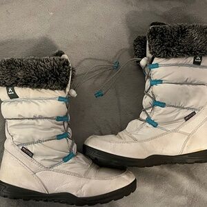 Girls Waterproof Snow boot.